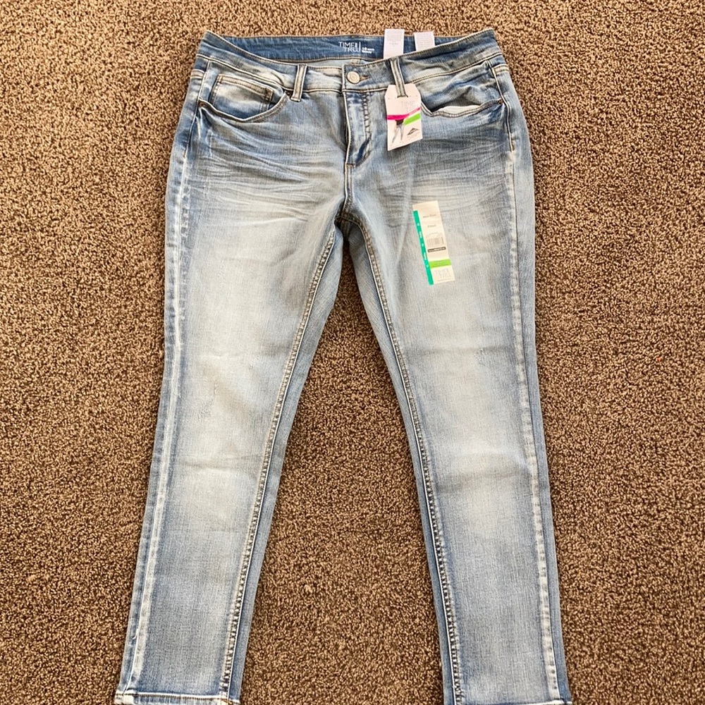 Time and Tru skinny jeans NWT